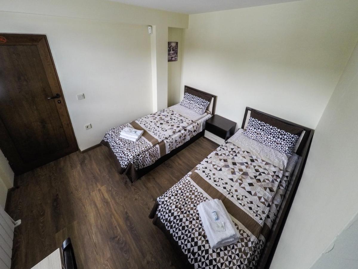 Divna Guest House Dospat Esterno foto