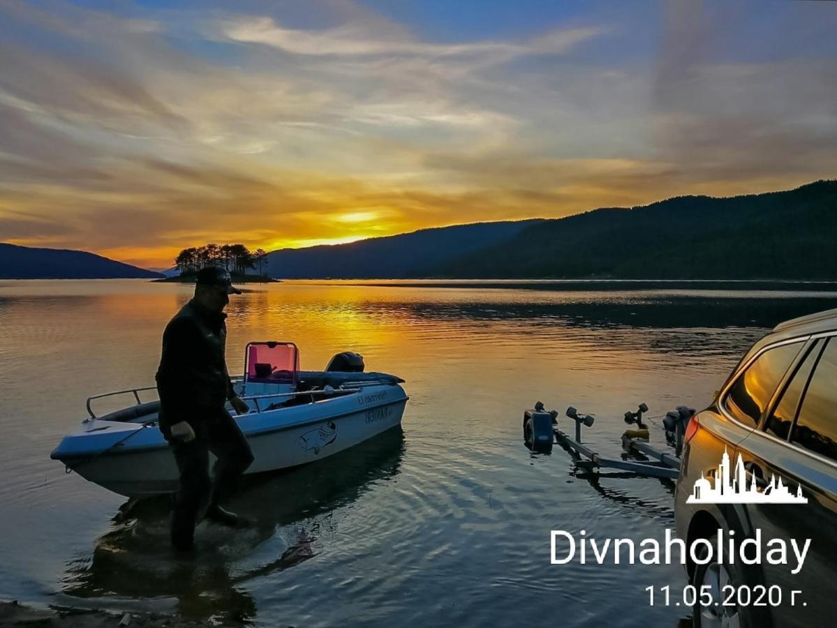 Divna Guest House Dospat Esterno foto