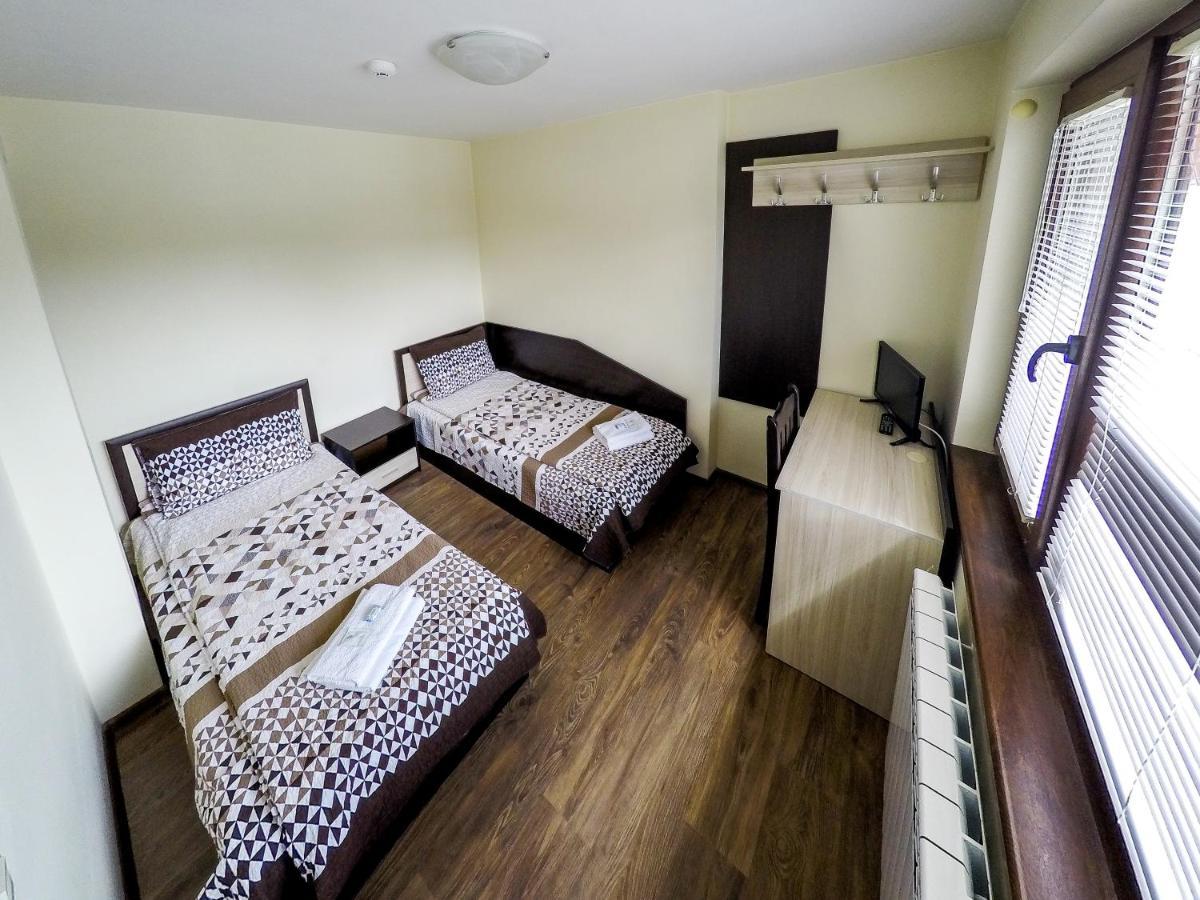 Divna Guest House Dospat Esterno foto