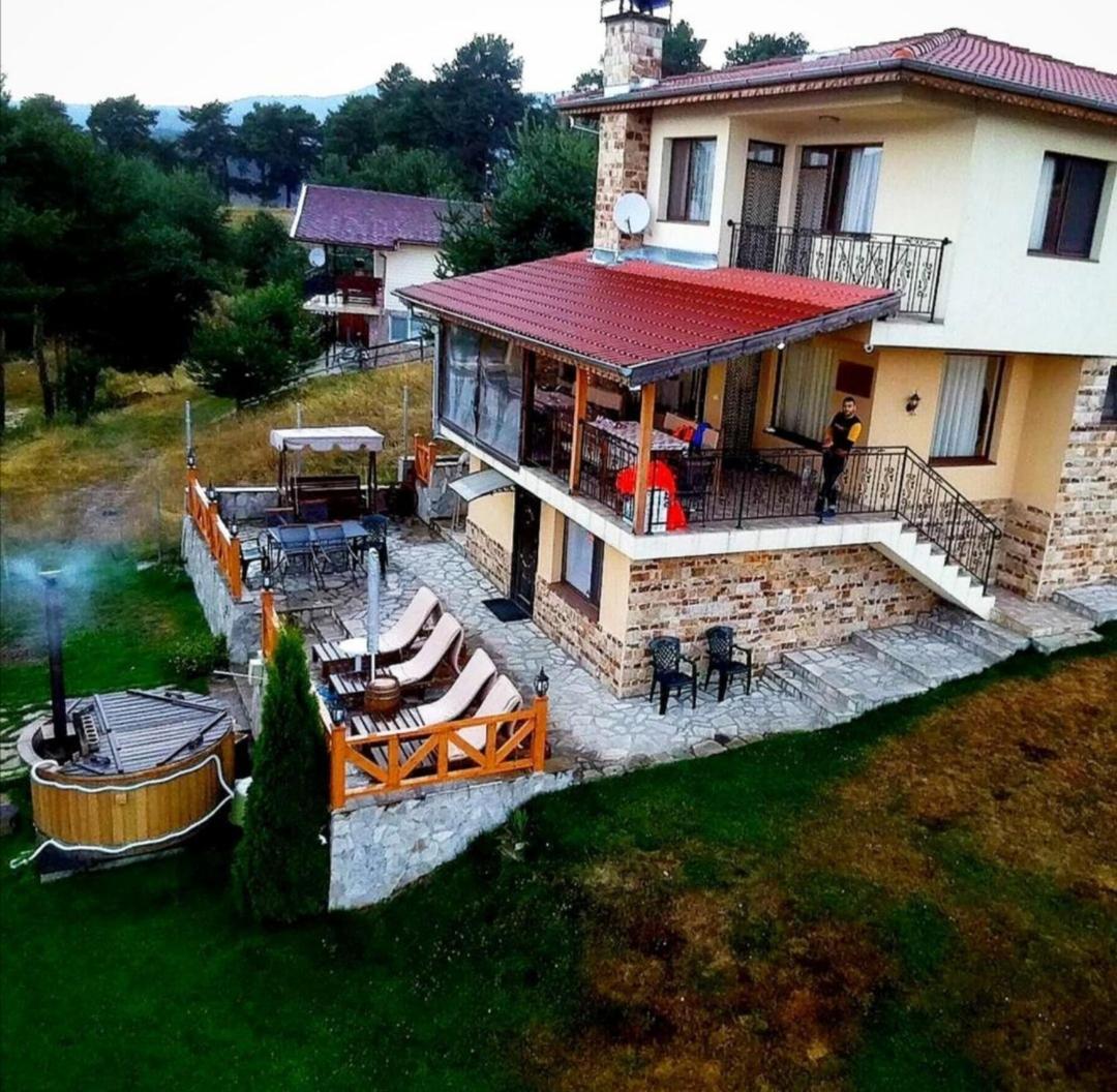 Divna Guest House Dospat Esterno foto