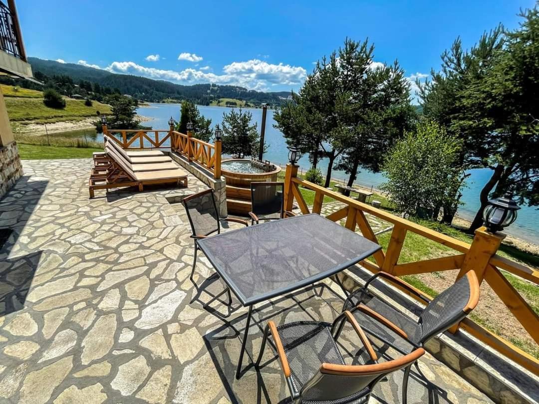 Divna Guest House Dospat Esterno foto