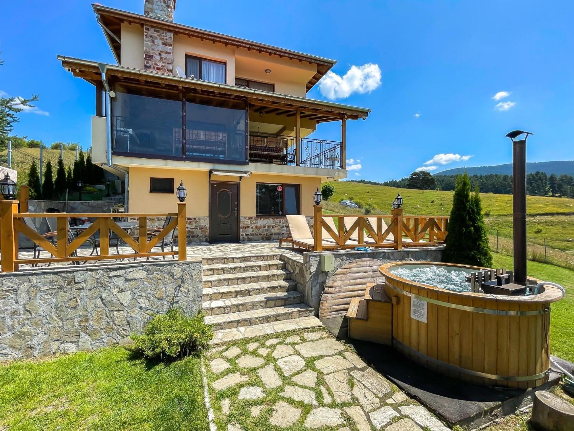 Divna Guest House Dospat Esterno foto