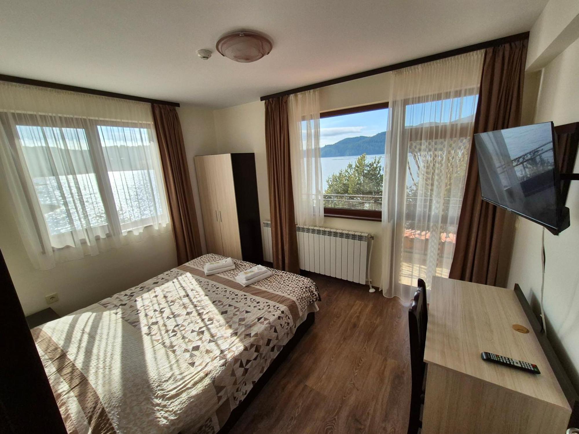 Divna Guest House Dospat Esterno foto
