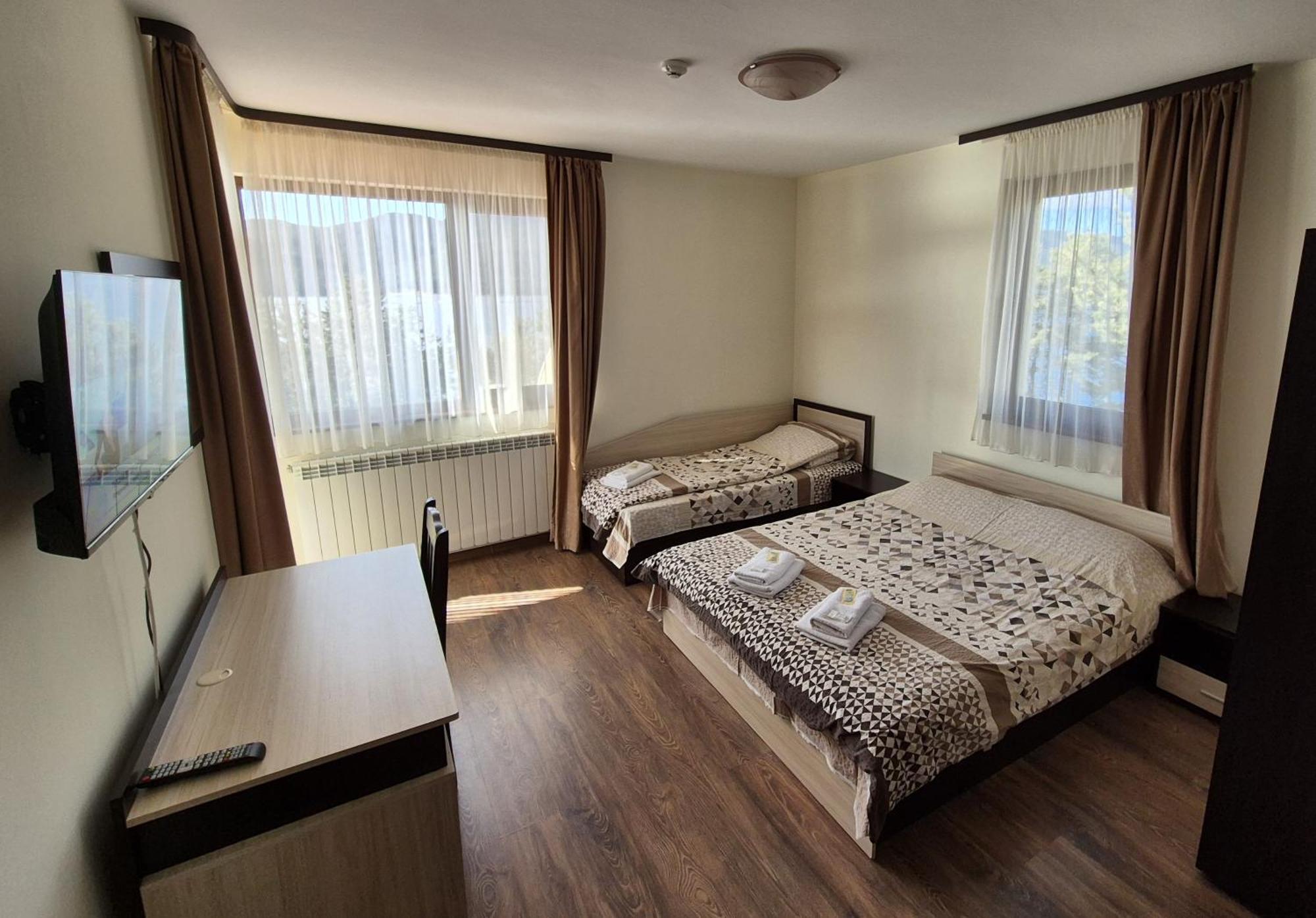 Divna Guest House Dospat Esterno foto