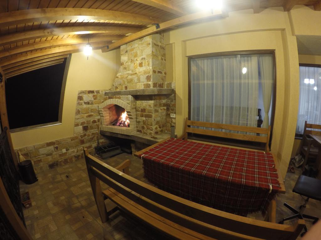 Divna Guest House Dospat Esterno foto