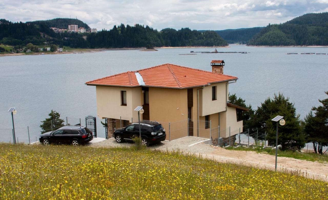 Divna Guest House Dospat Esterno foto